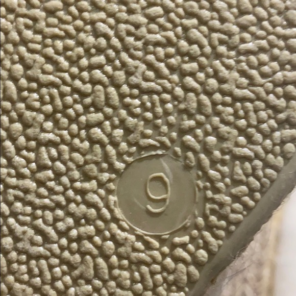 ‼️Cream Color Stylish Wedges with Zipper - Picture 4 of 5